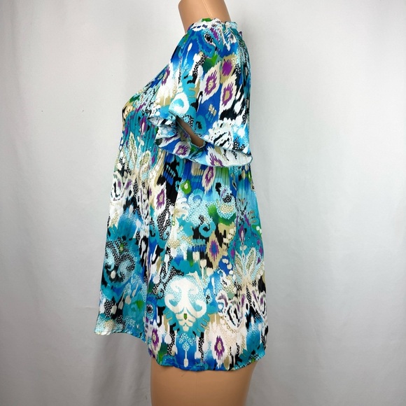 Sunny Leigh Women’s Sz L Top Blouse Shirt Blue Flowy Short Sleeve Ruffled Neck - Picture 7 of 13